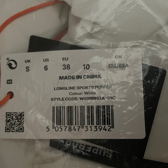 Women's Longline Sports Water Repellent Puffer Jacket from SUPERDRY - Picture 8 of 12